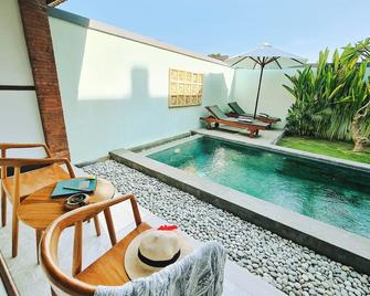 Sejati Villas - Petitenget - Denpasar - Pool