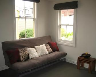 City Cottages - Wellington - Living room