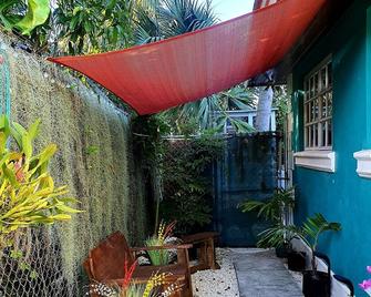 St. Pride Vincent Road - Nasáu - Patio
