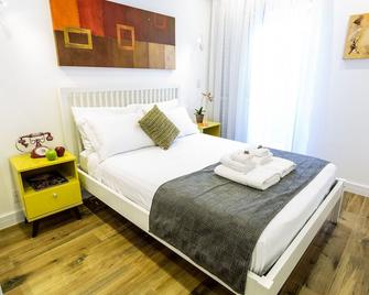 Apartamento com 2 Quartos em Alto de Pinheiros - São Paulo - Habitación