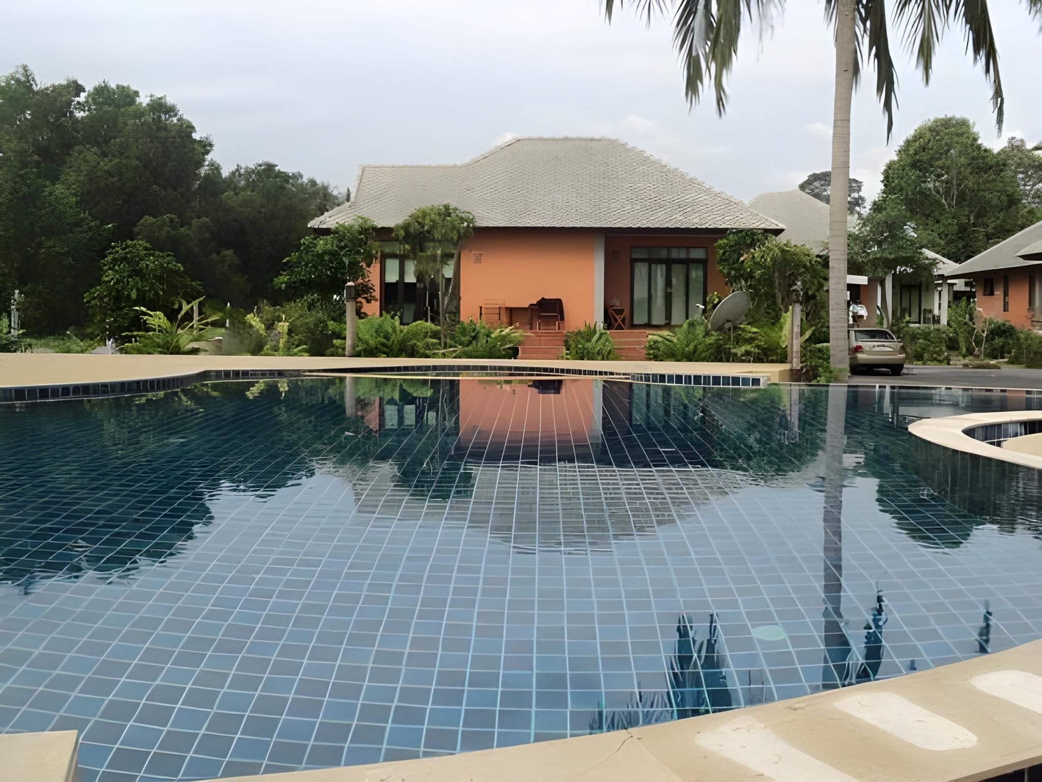 Khanom Sunrise Beach Hotel