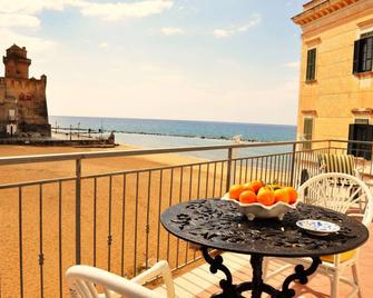Casa Laura Beach&town Apartments - Castellabate - Balkon