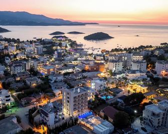 Central Park Premium Hotel - Ksamil
