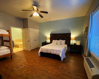 The Copperhead Lodge - Blairsville - Bedroom