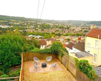 Beautiful Bath garden flat with stunning views - Mycityhaven - Bath - Balcony