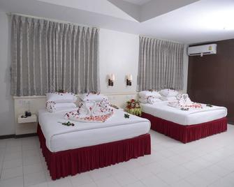 Taw Win Yadanar Hotel - Hpa-an - Bedroom