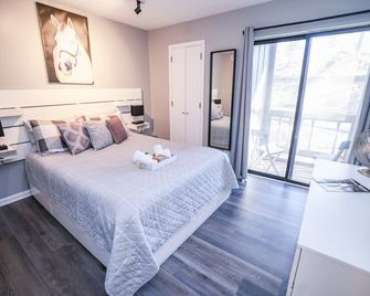 Cozy Retreat Golf, Lake & Nature at Beautiful Lake Monroe - Bloomington - Bedroom