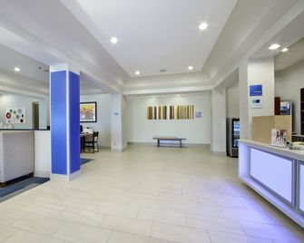Holiday Inn Express Boonville By IHG - Boonville - Рецепція