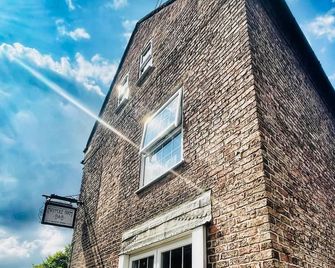 Maypole Farm Guest House - Selby - Edificio