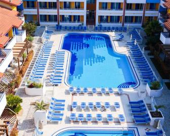 Villaggio Hemingway - Family Aparthotel - Caorle - Pool
