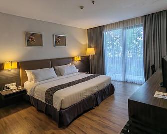 Estrella Hotel & Conference - Luwuk - Camera da letto