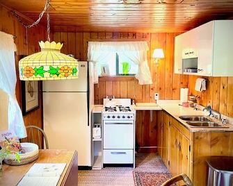 Tata River Cabin: The Salida Cabin - Relax And Unwinde - Salida - Kitchen