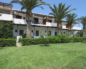 Meroi Studios - Skýros - Budova