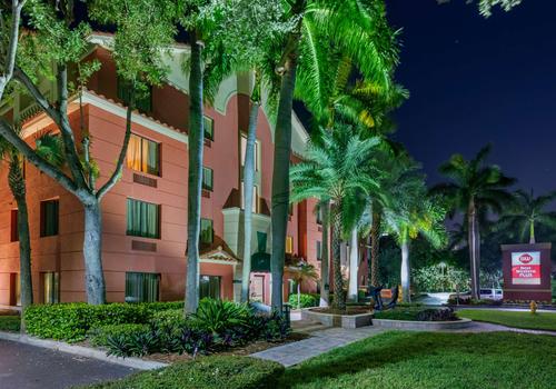 Best Western Plus Palm Beach Gardens Hotel & Suites and Conference Ct from  $85. North Palm Beach Hotel Deals & Reviews - KAYAK