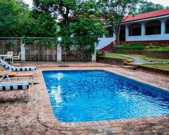 The White House - Victoria Falls - Pool