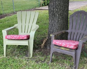 2-Bedroom Vintage Cottage in Sherman, TX - Sherman - Патіо