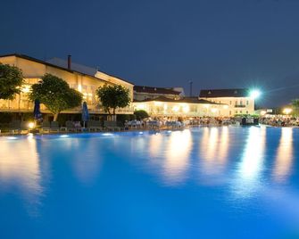 Lycus River Thermal Hotel - Pamukkale - Pool