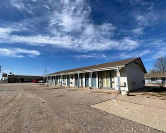 Room 17 - Standard Queen - Sleeps 2 - Harper Motel - Harper