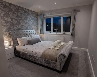 Luxury Ground Floor 2 Bedroom Apartment - London - Bedroom
