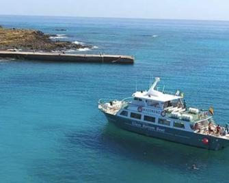 Villas 20 Meters From The Sea Of The Sea, With Private Pool. - La Oliva - Gebäude