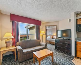 Metro Scottsdale Apartments - Scottsdale - Living room