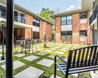 1BR Gem Free Parking 5 mins to Houston Museum - Houston - Hàng hiên