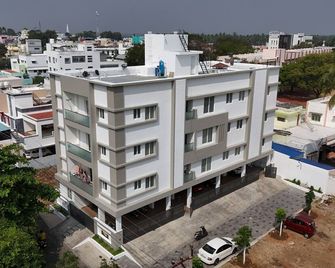 Thulasi Avenue Inn - Pollachi - Building