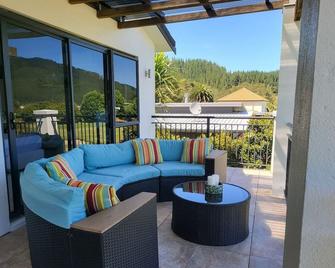Augusta Grand Pauanui, a Golfers Dream House - Pauanui Beach - Balcony