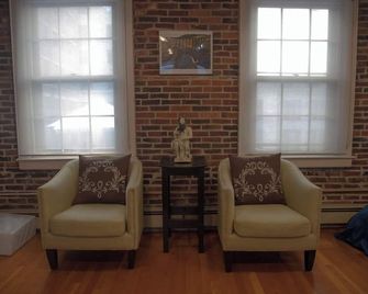 Charming House In Downtown Boston, Nearby Attractions, Parking & Free Wifi - بوسطن - غرفة معيشة