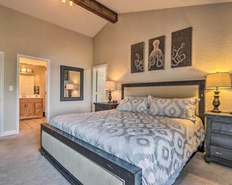 Screened Porch, Resort Perks Osage Beach Cabin! - Osage Beach