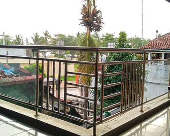 Hotel Abad Baru 1 - Pangandaran - Balkon
