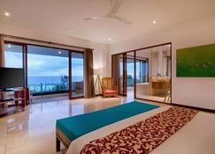 Fabulous Vibes Of Five Bedrooms Beachfront Villa In Keramas - Gianyar - Bedroom