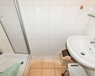 1 Bedroom Nice Apartment In Helgoland - Heligoland - Bathroom