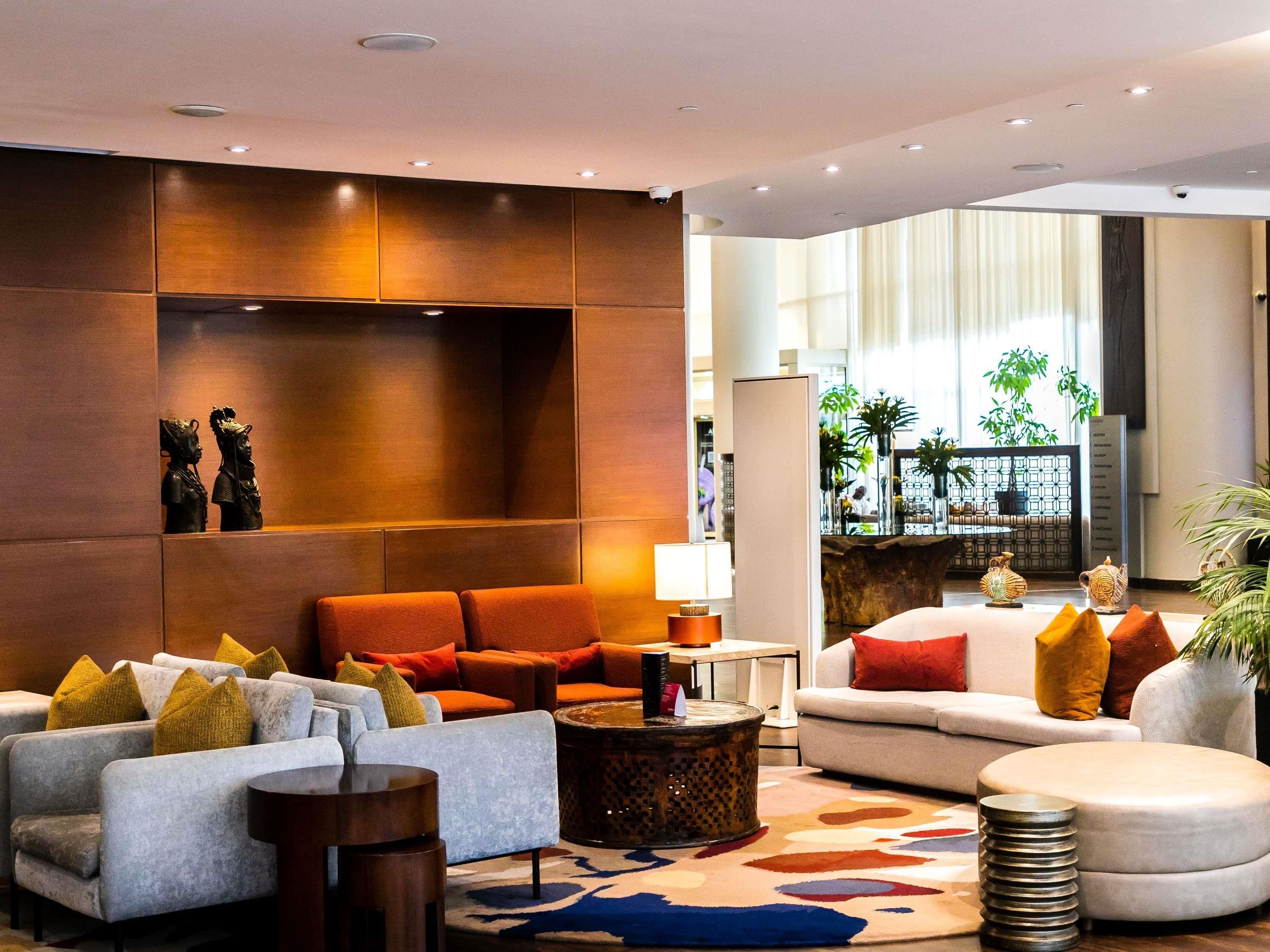 Mövenpick Ambassador Hotel Accra - אקרה - טרקלין