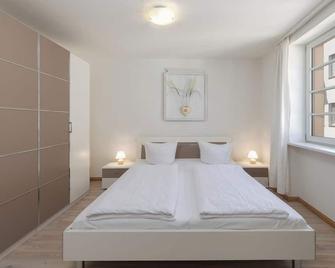 Hochzeitskoje - Gemütliche Ferienwohnung im Fischerhaus, zentral & hundefreundlich - Waren - Camera da letto