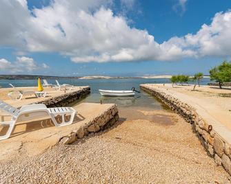 Awesome home in Kustici with kitchen - Kustići - Playa