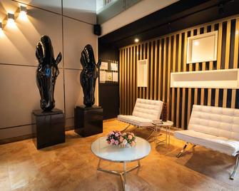 Trugo Luxury Rooms - Armenia - Living room
