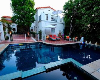 Beverly Hills Celebrity Home - Los Angeles - Pool