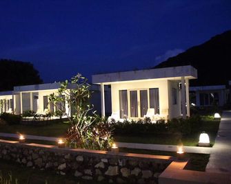 The Suites Lombok - Tawun - Edificio