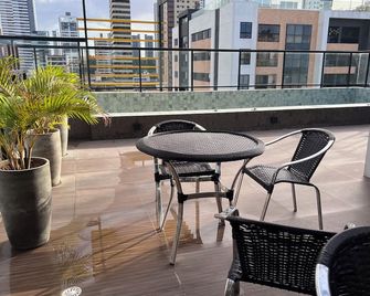 Flat Brisas de Manaira com Melhor da Boemia do Bairro de Manaira - João Pessoa - Balcony