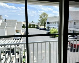 Court Plaza Inn & Suites of Mackinaw - Mackinaw City - Balcón