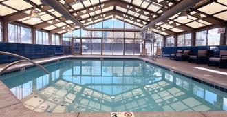 La Quinta Inn & Suites by Wyndham Yakima Downtown - Yakima - Piscina