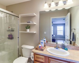 25 Mi to Detroit Townhome with Smart TV! - Northville