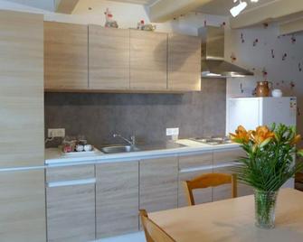 Gîte rénové avec charme, garage et vélos à disposition - FR-1-611-36 - Vrécourt - Cocina