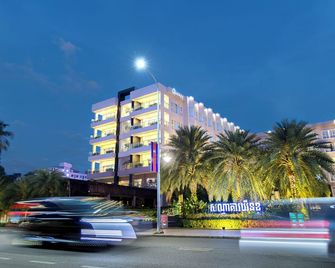 Queenco Hotel & Casino - Krong Preah Sihanouk - Building