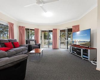 Classic Beachfront Apartment - Torquay - Living room