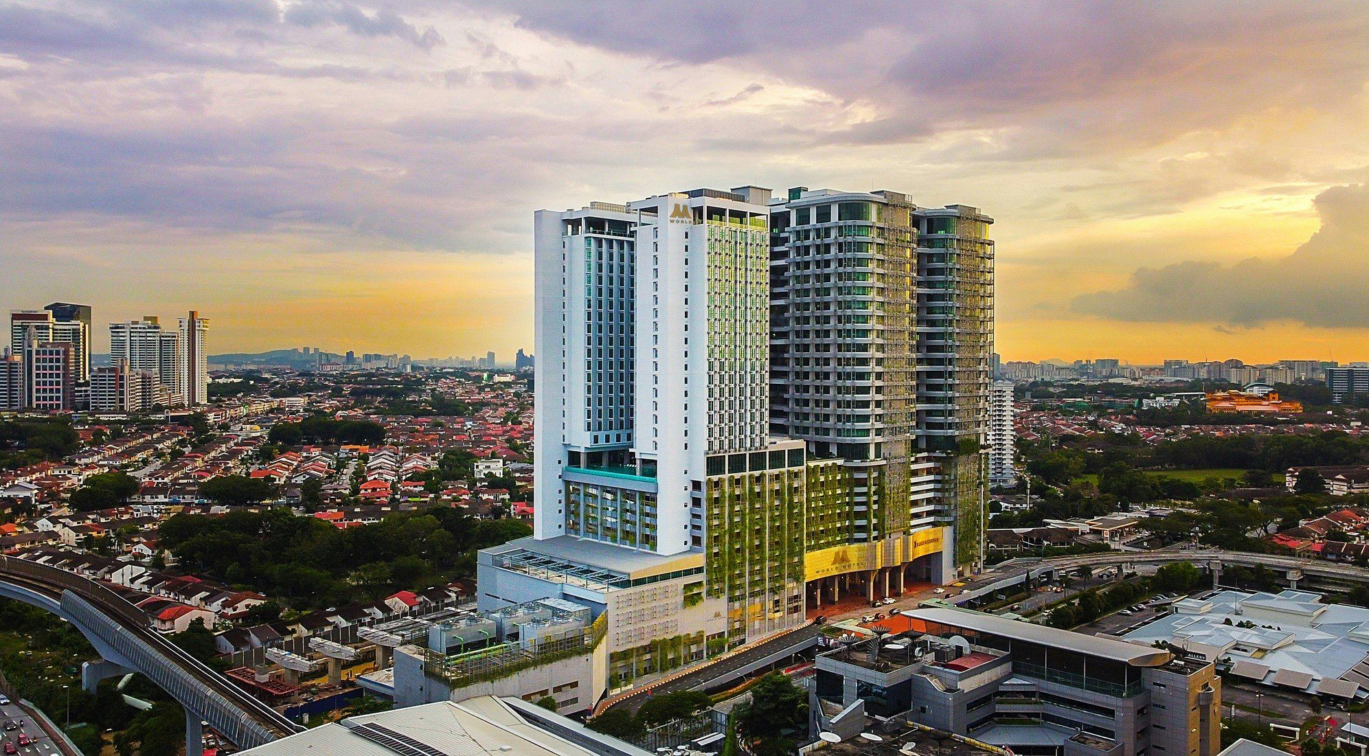M World Hotel - Petaling Jaya - Building