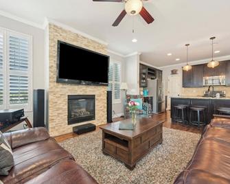 Upscale, Spacious Farmhouse in Central Denver - Denver - Salon