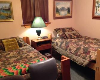 Teetering on the Brink - Palestine - Спальня