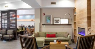 Country Inn & Suites by Radisson,Wilmington, NC - Wilmington - Wohnzimmer